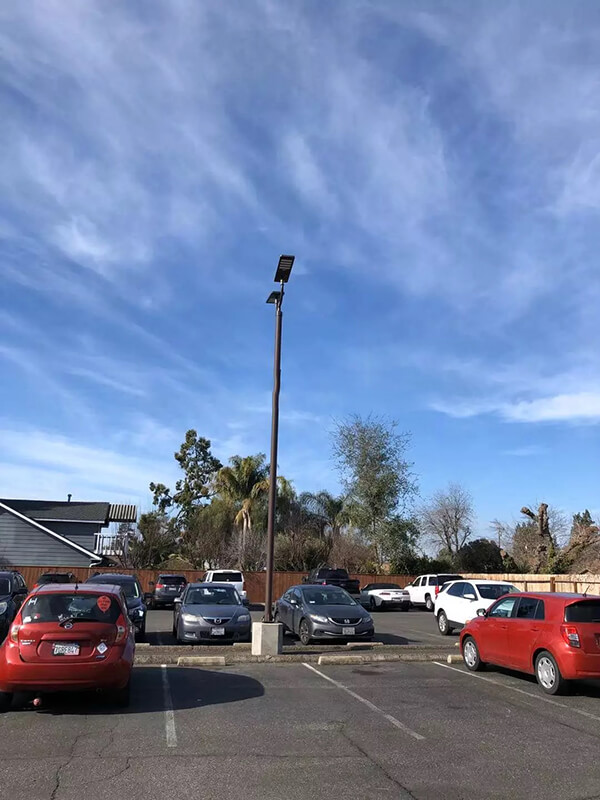 60 Watt Solar Street Light Factory 200lm/W IP66 Remote Control for Park Square