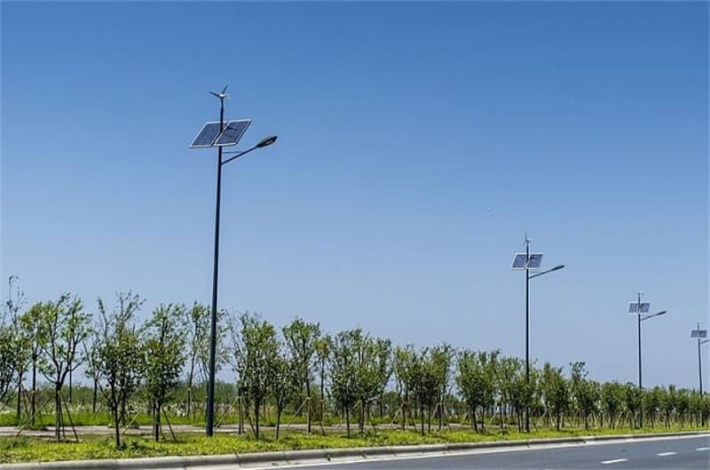 How Do Solar Street Lights Work?