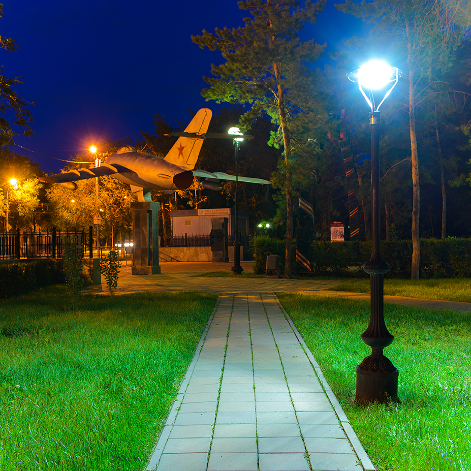 Can You Leave Solar Lights Outside in the Winter