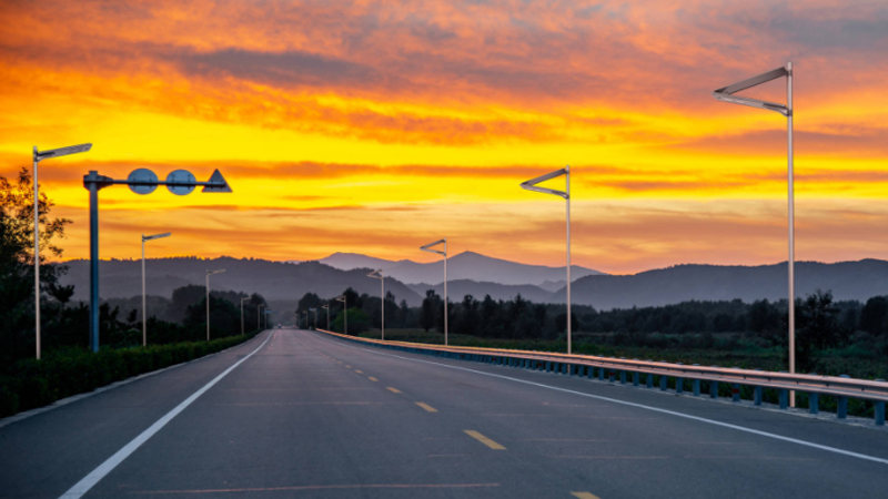 How to Use the Sun to Charge Solar Street Lights