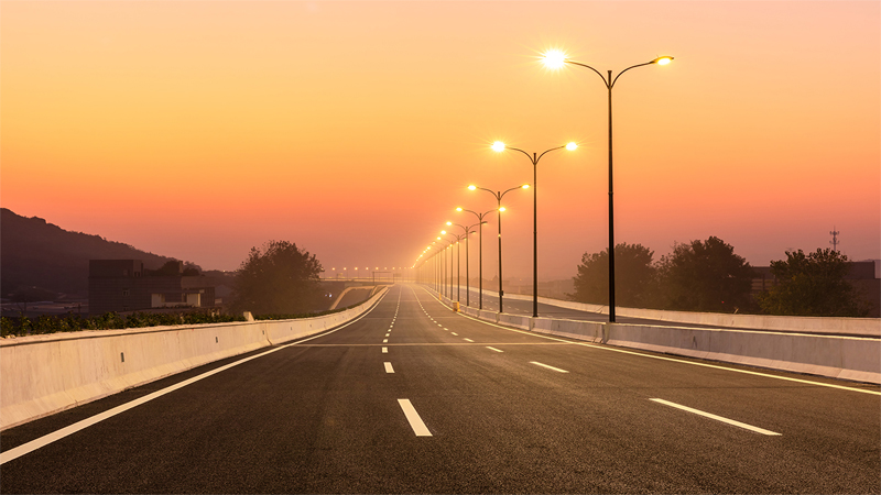 How to Use the Sun to Charge Solar Street Lights